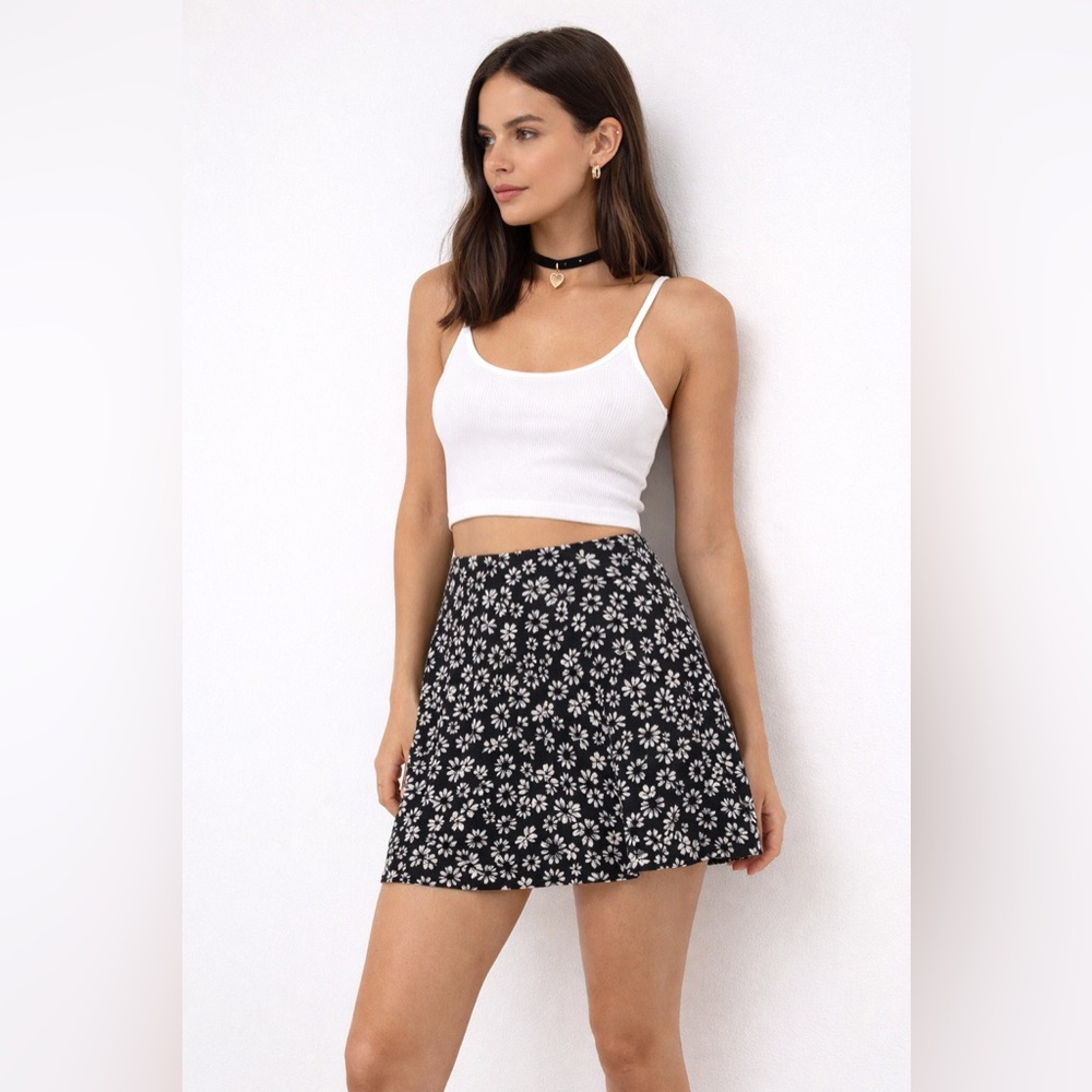 90’s high waisted daisy print stretchy mini skirt